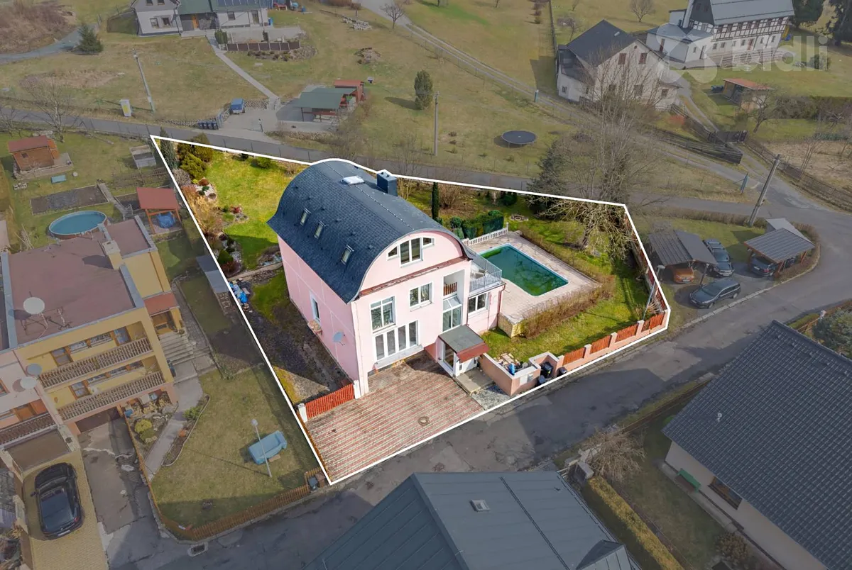 Prodej rodinného domu 281 m², pozemek 1097 m²